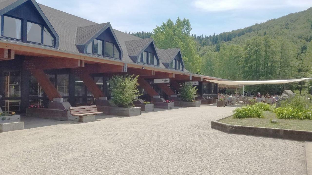 Hotel Domaine Du Lac Chambon Murol Exteriér fotografie
